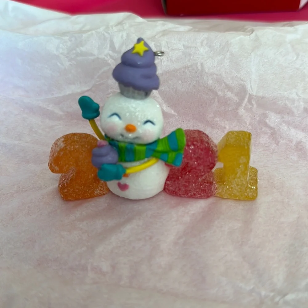 HALLMARK SWEET DECADE 2021 ORNAMENT: NEW IN PACKAGE